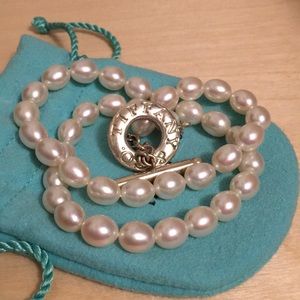 Tiffany pearl and silver toggle necklace